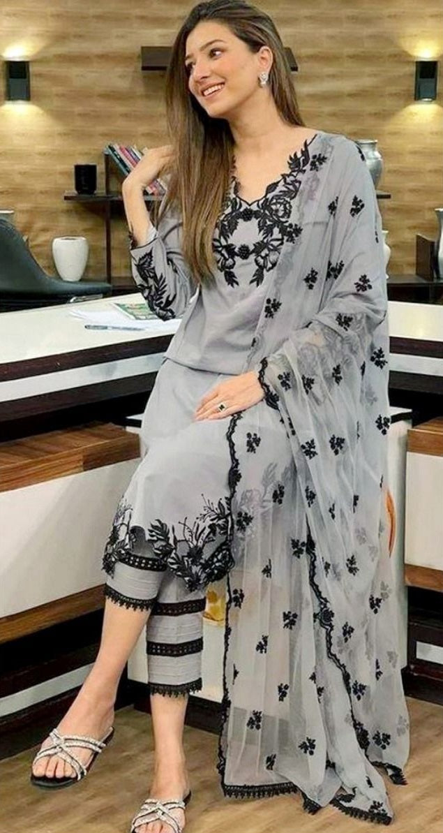 03 Piece - CHIKANKARI Lawn Suit - Green KISWAH RETAILS