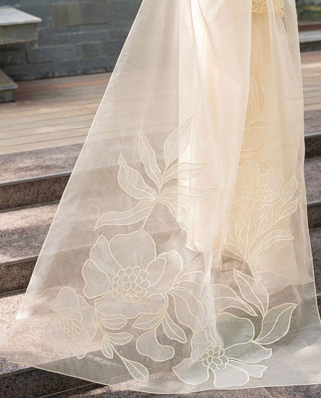 03 Piece - CHIKANKARI Lawn Suit